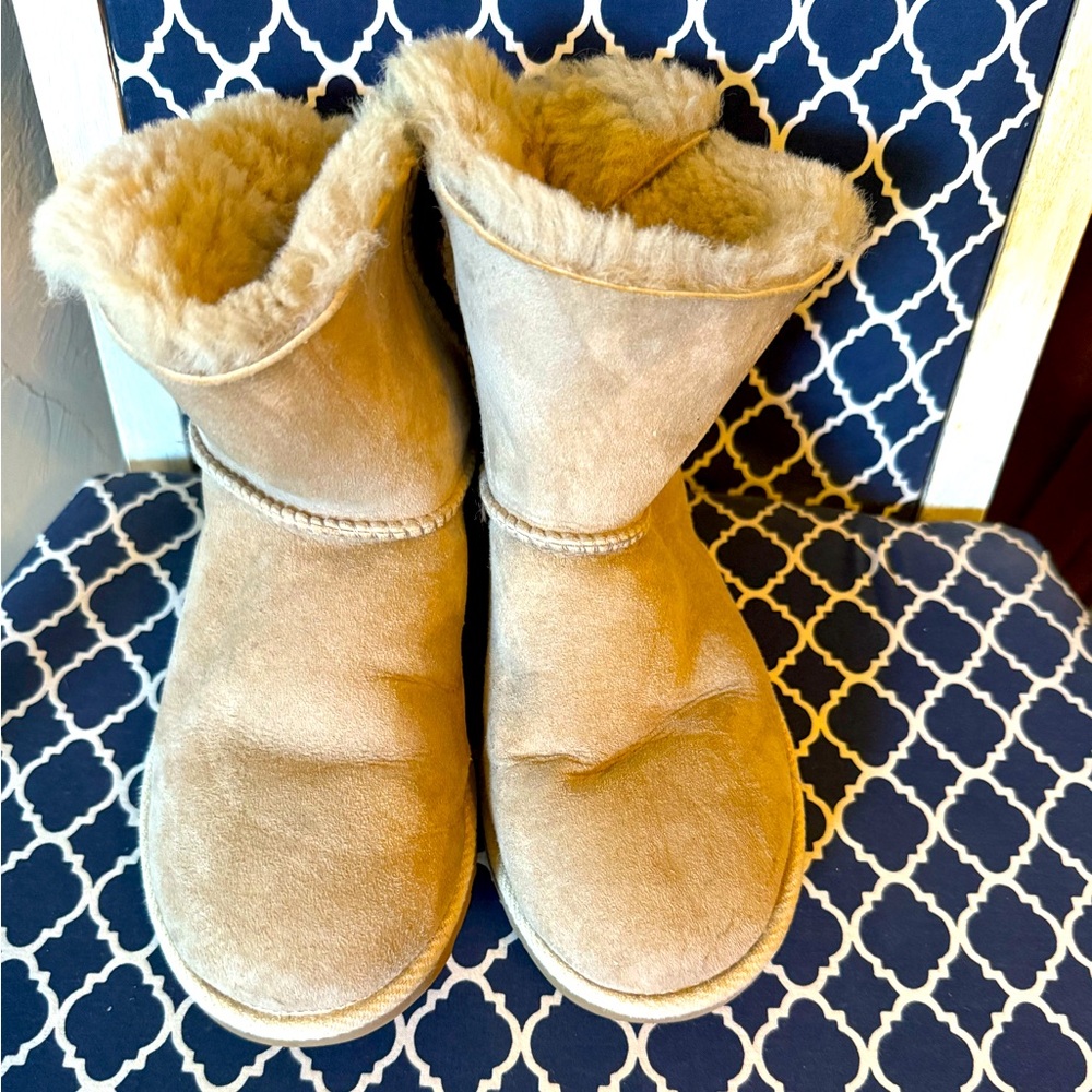 Ugg Selene Bailey women’s 7 Oyster color